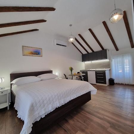 Studio Apartment Rosalie 斯普利特 外观 照片